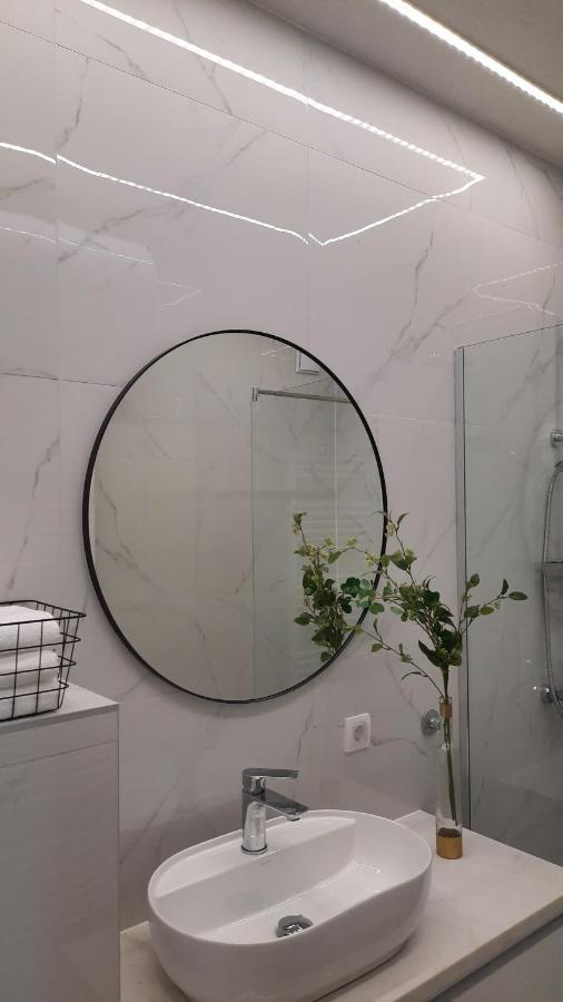 Nina Studio Apartment Μπιέλινα Εξωτερικό φωτογραφία