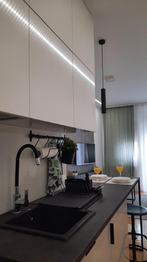 Nina Studio Apartment Μπιέλινα Εξωτερικό φωτογραφία