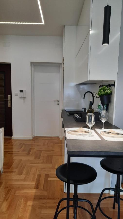 Nina Studio Apartment Μπιέλινα Εξωτερικό φωτογραφία