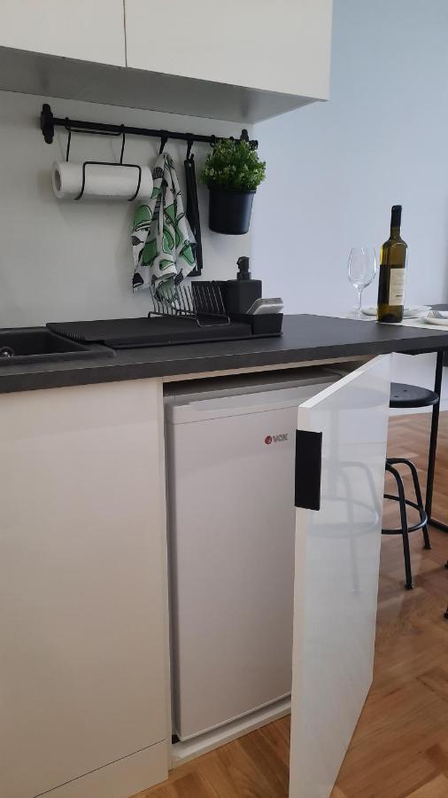 Nina Studio Apartment Μπιέλινα Εξωτερικό φωτογραφία