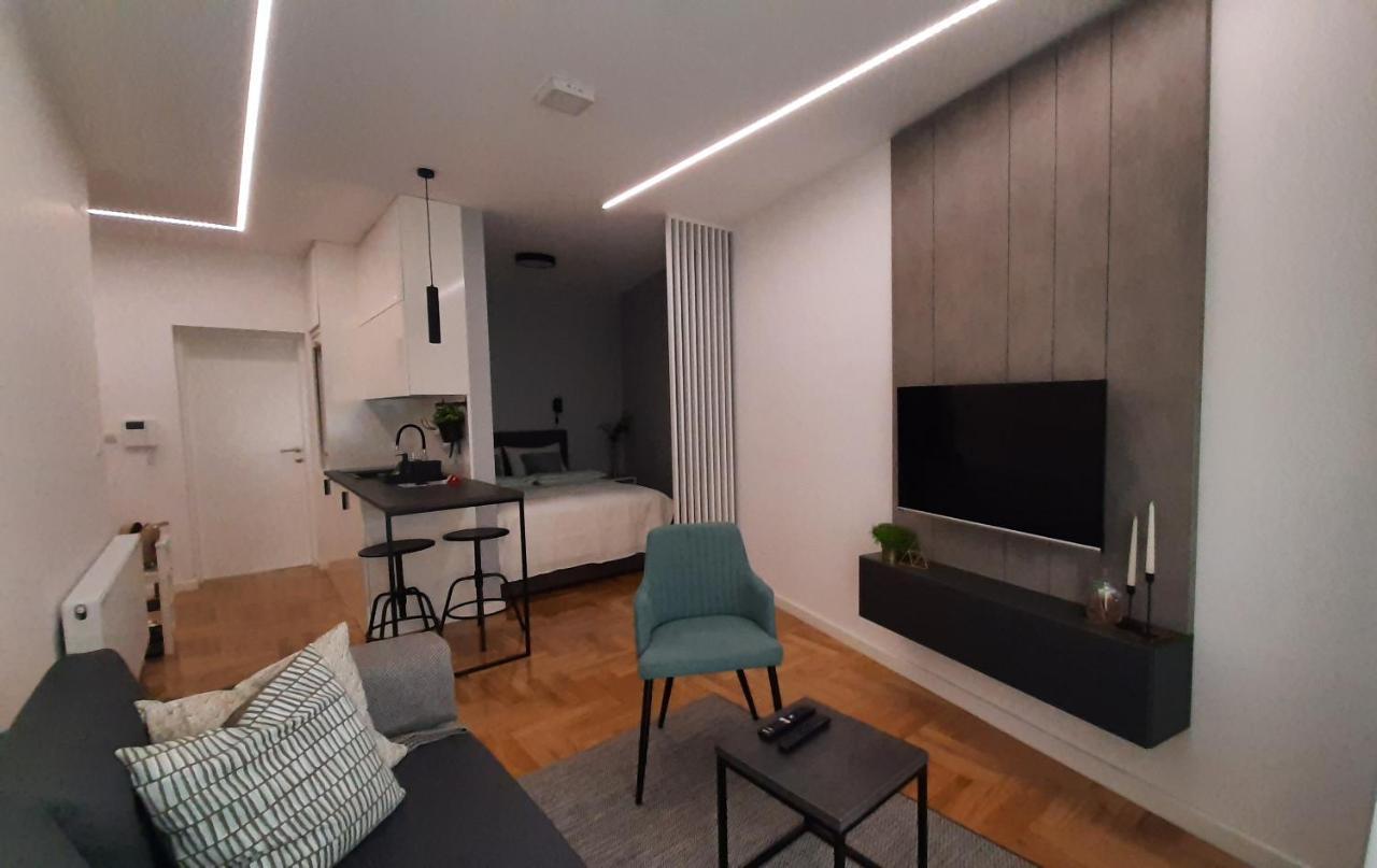 Nina Studio Apartment Μπιέλινα Εξωτερικό φωτογραφία